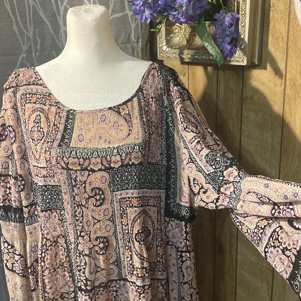 Elegant Patchwork Blouse in Black and Pink